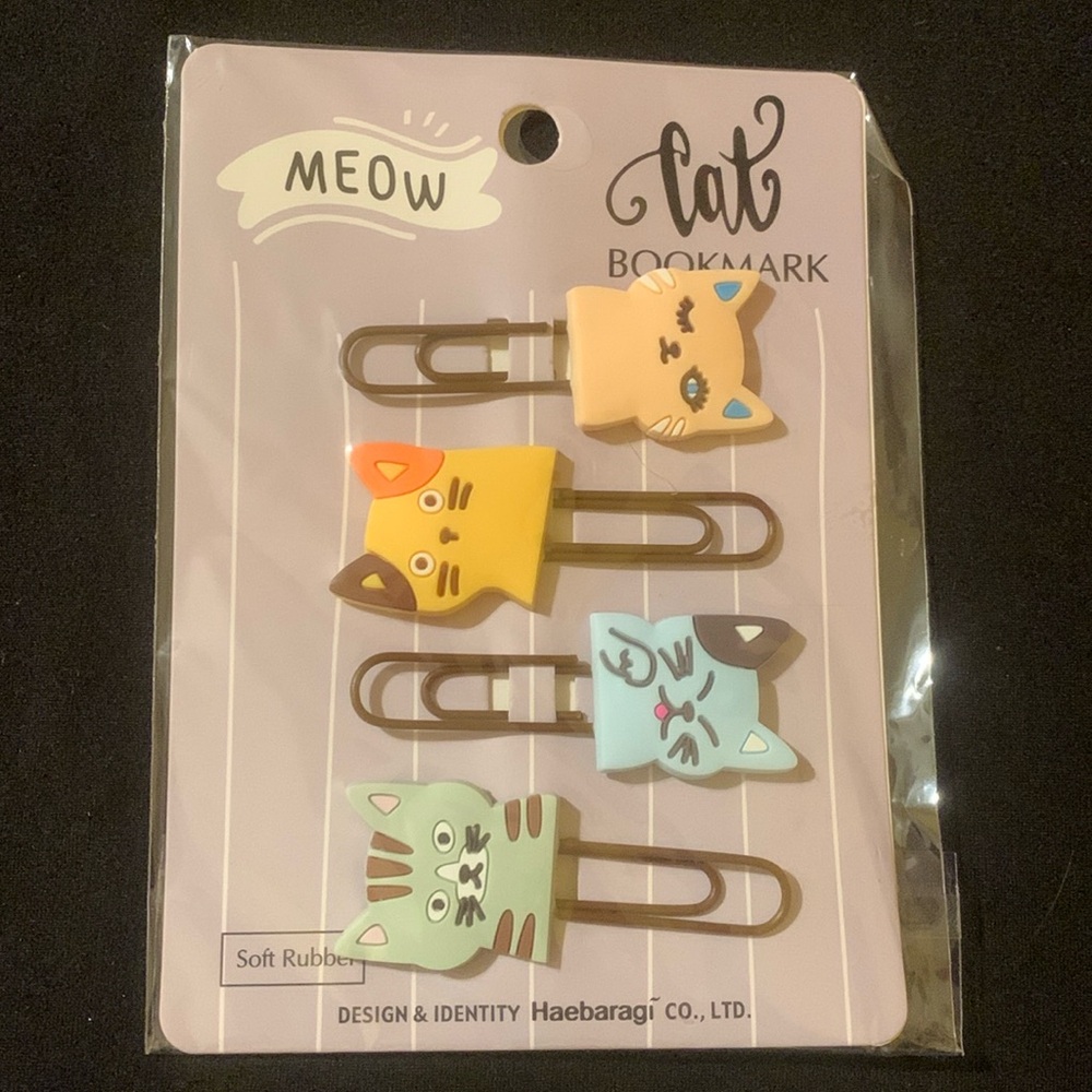 NWT Meow Cat Bookmark Set of 4 Soft Rubber Paper Clips